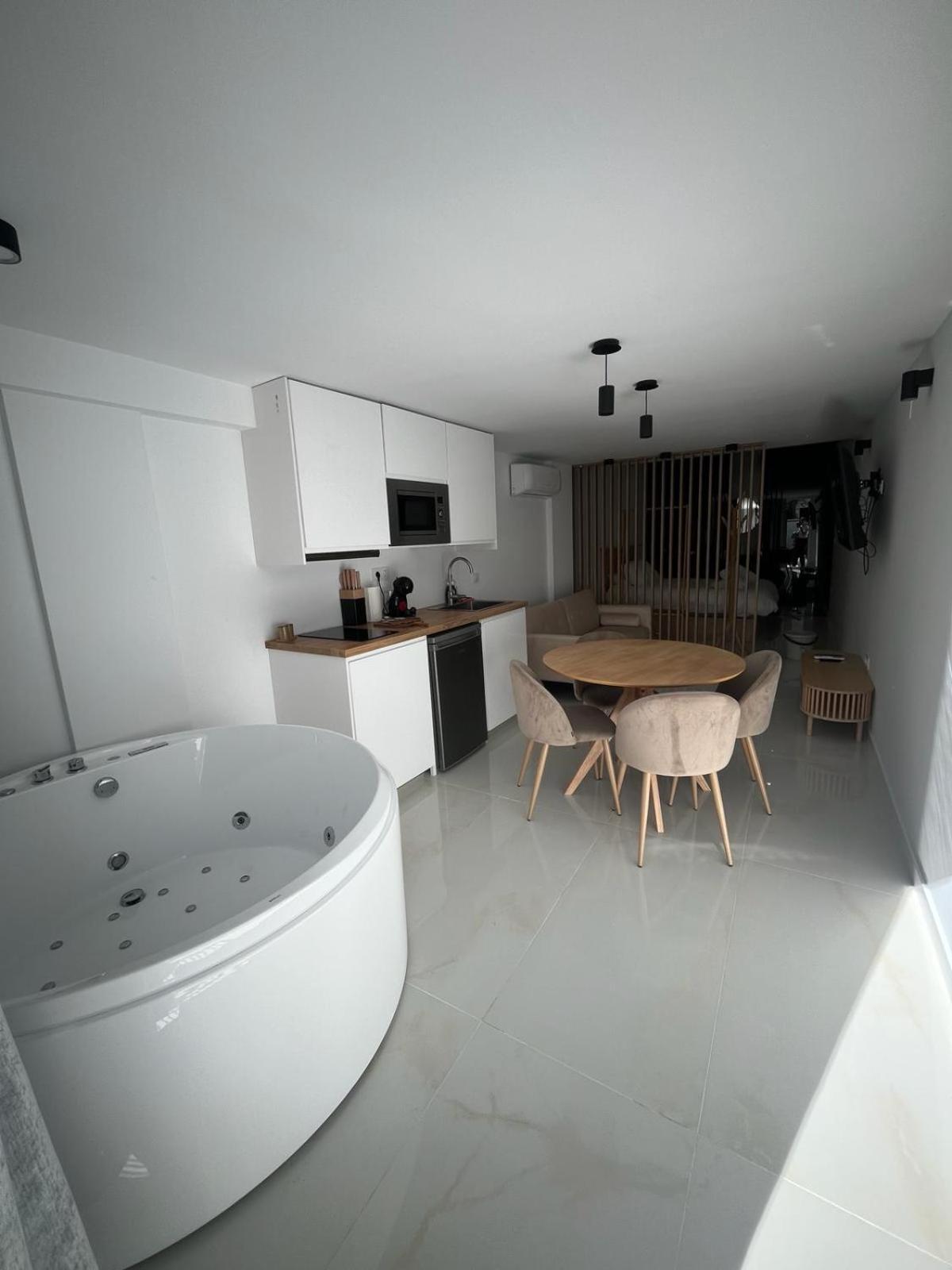 Suite Playamar Con Jacuzzi Torremolinos Zewnętrze zdjęcie